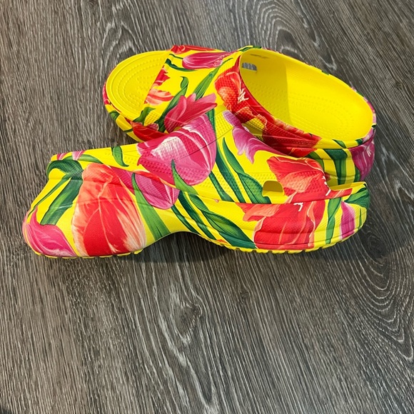 Balenciaga flower crocs size 9 used but in great condition - Picture 6 of 8